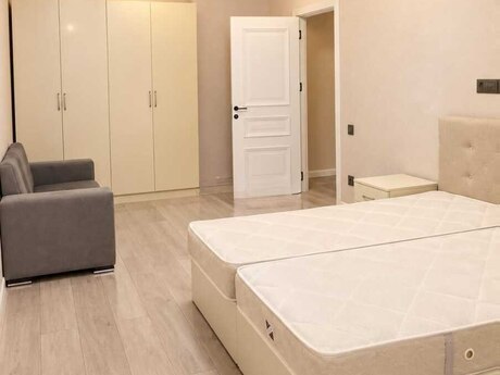 3-room new-build apartment for rent in 28 May, 100 m², 1 300 AZN/mo, photo 4 / 8