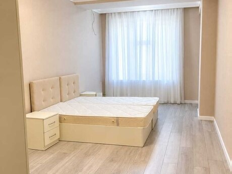 3-room new-build apartment for rent in 28 May, 100 m², 1 300 AZN/mo, photo 3 / 8