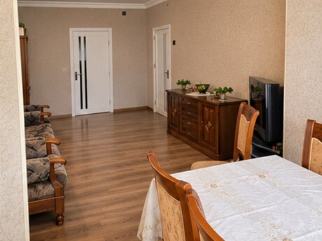 Neftçilərdə 3 otaqlı köhnə tikili mənzil satılır, 90 m², 183 000 AZN, şəkil 3 / 7