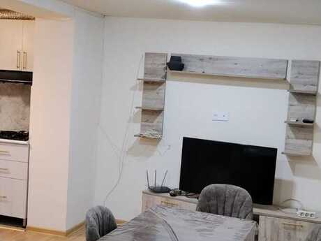 2-room old-build apartment for rent in İnşaatçılar, 54 m², 650 AZN/mo, photo 2 / 11