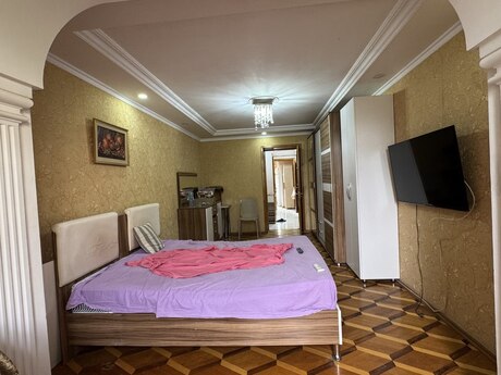 20 Yanvarda 3 otaqlı köhnə tikili mənzil satılır, 88 m², 205 000 AZN, şəkil 2 / 9