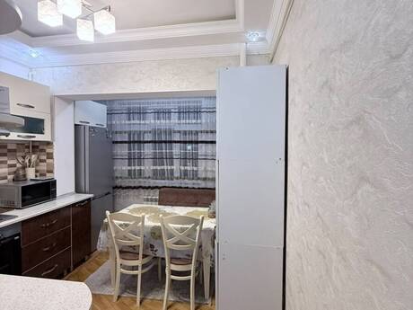 Gənclikdə 2 otaqlı köhnə tikili mənzil kirayə verilir, 60 m², 750 AZN/ay, şəkil 2 / 7
