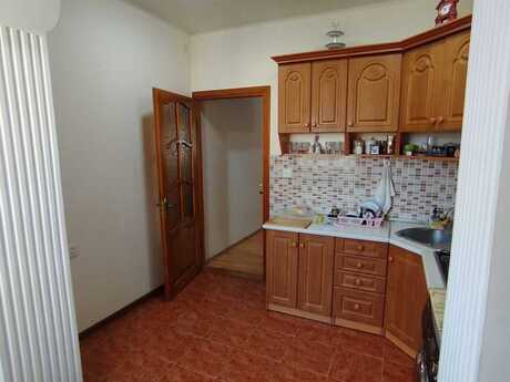 Yasamalda 4 otaqlı köhnə tikili mənzil satılır, 104 m², 229 000 AZN, şəkil 2 / 12