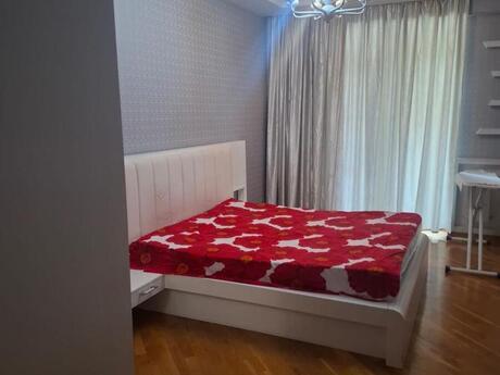 Продаётся 3-комнатная квартира в старом фонде, Həzi Aslanov, 80 м², 169 000 AZN, фото 4 / 8
