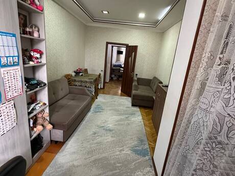 Neftçilərdə 3 otaqlı köhnə tikili mənzil satılır, 70 m², 153 000 AZN, şəkil 3 / 12