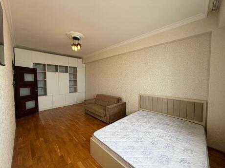 Massiv Ddə 1 otaqlı yeni tikili mənzil kirayə verilir, 42 m², 450 AZN/ay, şəkil 2 / 8