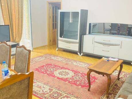 Sahildə 3 otaqlı köhnə tikili mənzil kirayə verilir, 95 m², 1 200 AZN/ay, şəkil 4 / 12