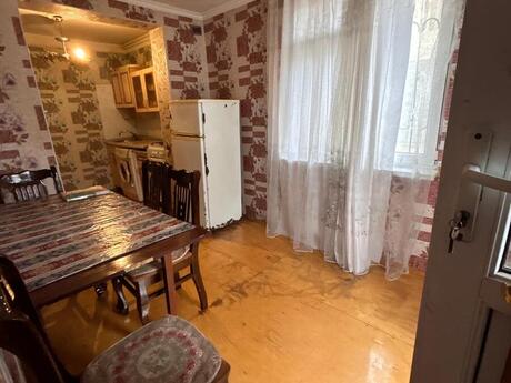 3-room old-build apartment for sale in Neftçilər, 57 m², 180 000 AZN, photo 2 / 12