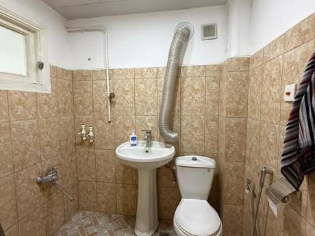 Nərimanovda 3 otaqlı köhnə tikili mənzil satılır, 70 m², 162 000 AZN, şəkil 3 / 12