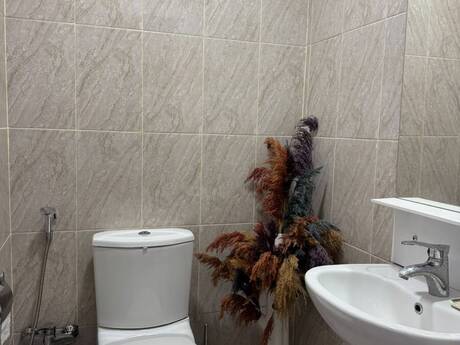 3-room new-build apartment for rent in İnşaatçılar, 75 m², 750 AZN/mo, photo 4 / 7