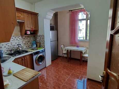 Продаётся 4-комнатная квартира в старом фонде, İnşaatçılar, 105 м², 230 000 AZN, фото 3 / 12