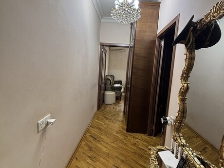 Gənclikdə 3 otaqlı köhnə tikili mənzil kirayə verilir, 70 m², 870 AZN/ay, şəkil 2 / 6