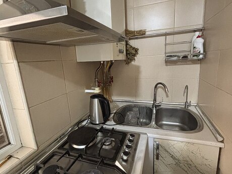 Gənclikdə 3 otaqlı köhnə tikili mənzil kirayə verilir, 70 m², 870 AZN/ay, şəkil 4 / 6