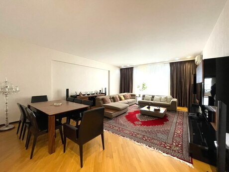 4-room apartment, 200 m², 28 May: 800 000 ₼ 3