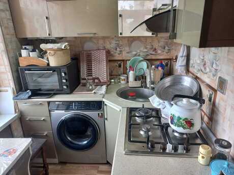 Neftçilərdə 2 otaqlı köhnə tikili mənzil satılır, 47 m², 138 000 AZN, şəkil 3 / 12