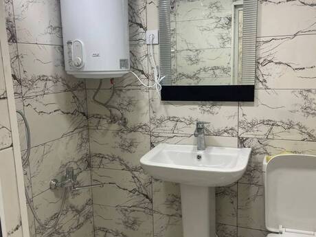 Neftçilərdə 1 otaqlı köhnə tikili mənzil satılır, 43 m², 162 000 AZN, şəkil 5 / 8