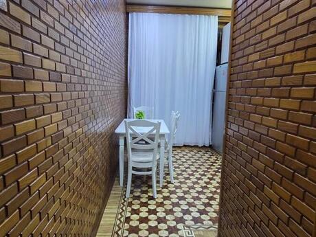 Nəsimidə 4 otaqlı köhnə tikili mənzil kirayə verilir, 110 m², 1 000 AZN/ay, şəkil 3 / 12