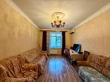 Qara Qarayevdə 2 otaqlı köhnə tikili mənzil satılır, 60 m², 175 000 AZN, şəkil 2 / 12