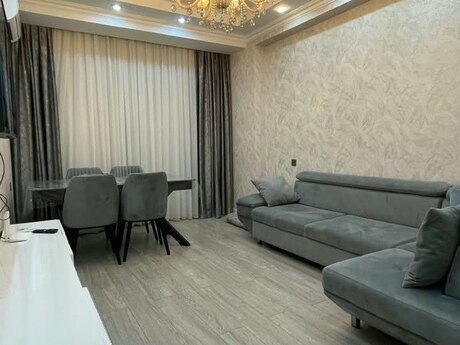 28 Mayda 2 otaqlı yeni tikili mənzil kirayə verilir, 80 m², 650 AZN/ay, şəkil 2 / 9