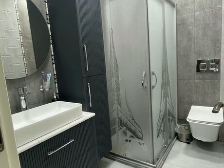 28 Mayda 2 otaqlı yeni tikili mənzil kirayə verilir, 80 m², 650 AZN/ay, şəkil 5 / 9