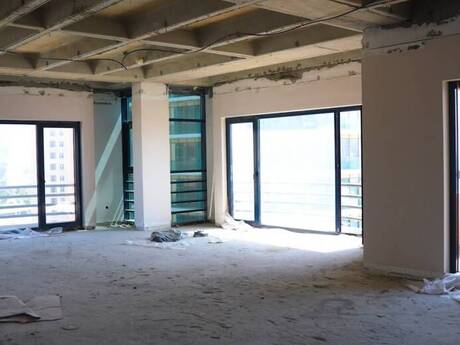 28 Mayda 4 otaqlı yeni tikili mənzil satılır, 191 m², 895 000 AZN, şəkil 2 / 6