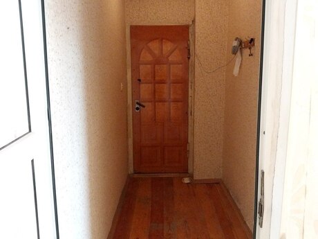 Продаётся 1-комнатная квартира в старом фонде, Azadlıq Prospekti, 40 м², 126 500 AZN, фото 5 / 8