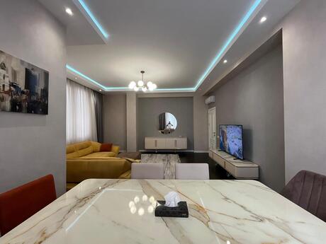 3-room new-build apartment for rent in İzmir Residence, 110 m², 2 200 AZN/mo, photo 5 / 12