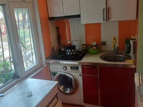 20 Yanvarda 3 otaqlı köhnə tikili mənzil satılır, 50 m², 147 000 AZN, şəkil 2 / 5