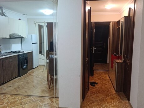 28 Mayda 2 otaqlı köhnə tikili mənzil kirayə verilir, 70 m², 650 AZN/ay, şəkil 4 / 9