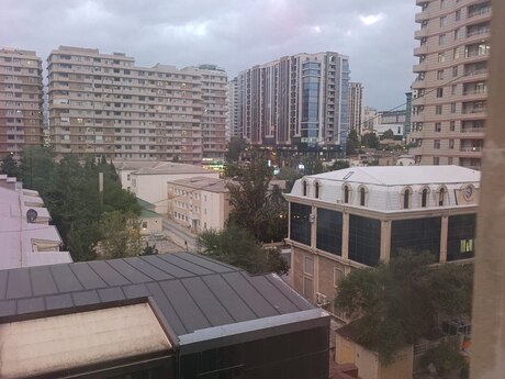 28 Mayda 2 otaqlı köhnə tikili mənzil kirayə verilir, 70 m², 650 AZN/ay, şəkil 5 / 9