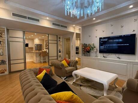 4-room new-build apartment for rent in Port Baku Residence, 190 m², 5 000 AZN/mo, photo 5 / 12