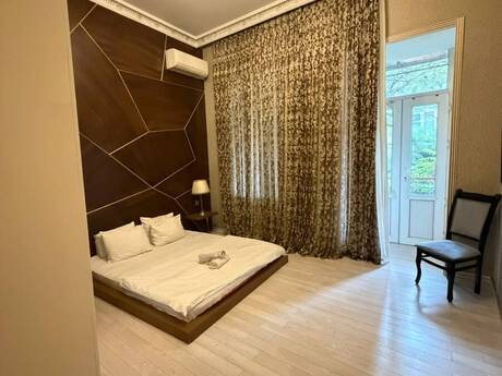 Sahildə 5 otaqlı köhnə tikili mənzil satılır, 172 m², 550 000 AZN, şəkil 3 / 12