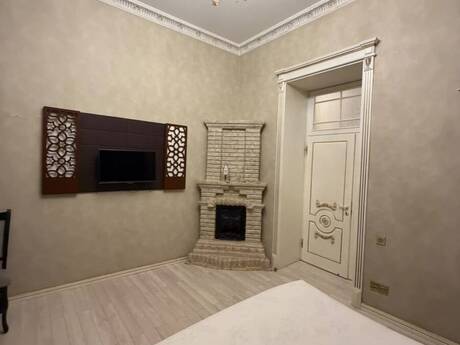 Sahildə 5 otaqlı köhnə tikili mənzil satılır, 172 m², 550 000 AZN, şəkil 5 / 12