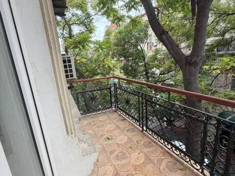 Sahildə 5 otaqlı köhnə tikili mənzil satılır, 172 m², 550 000 AZN, şəkil 4 / 12