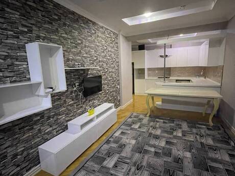 4 rooms · 180 m²