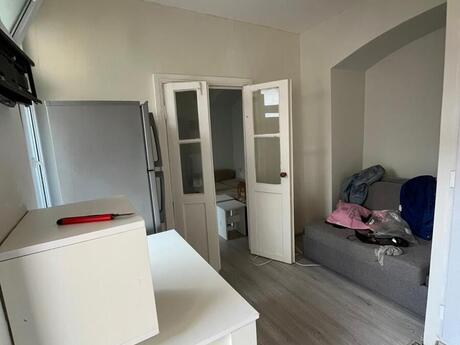 1-room old-build apartment for rent in Nizami, 30 m², 550 AZN/mo, photo 2 / 8