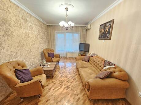 Memar Əcəmidə 4 otaqlı köhnə tikili mənzil satılır, 100 m², 285 000 AZN, şəkil 2 / 11