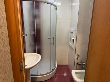 Nəriman Nərimanovda 2 otaqlı köhnə tikili mənzil kirayə verilir, 85 m², 500 AZN/ay, şəkil 5 / 11