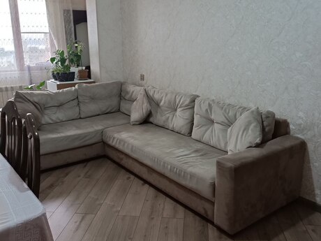 Продаётся 3-комнатная квартира в старом фонде, Həzi Aslanov, 65 м², 185 000 AZN, фото 2 / 12