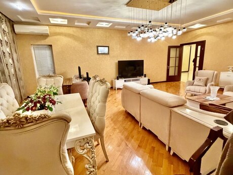 Nizamidə 4 otaqlı yeni tikili mənzil satılır, 200 m², 490 000 AZN, şəkil 2 / 12