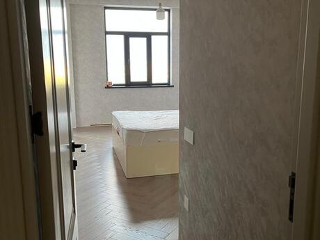Bakıxanovda 2 otaqlı yeni tikili mənzil kirayə verilir, 70 m², 800 AZN/ay, şəkil 3 / 12