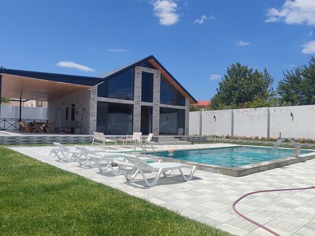 Novxanıda 4 otaqlı həyət evi satılır, 200 m², 280 000 AZN, şəkil 2 / 9