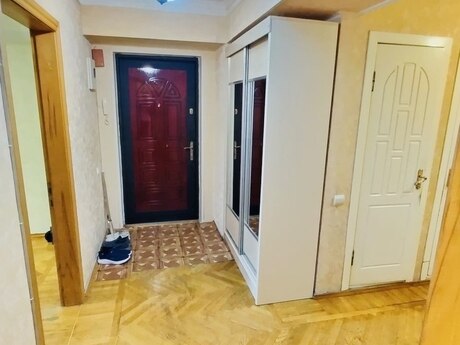 İnşaatçılarda 3 otaqlı köhnə tikili mənzil satılır, 90 m², 255 000 AZN, şəkil 5 / 10