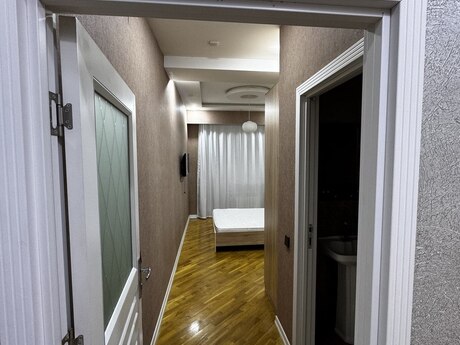 20 Yanvarda 3 otaqlı yeni tikili mənzil kirayə verilir, 100 m², 1 400 AZN/ay, şəkil 3 / 12