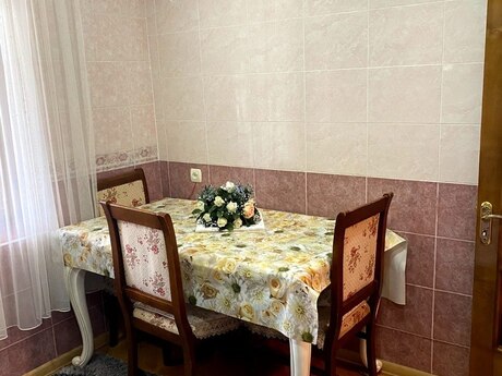 Bakıxanovda 4 otaqlı köhnə tikili mənzil kirayə verilir, 120 m², 850 AZN/ay, şəkil 4 / 12