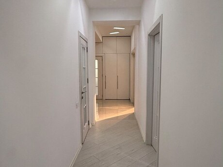 İnşaatçılarda 3 otaqlı yeni tikili mənzil satılır, 115 m², 272 000 AZN, şəkil 2 / 12