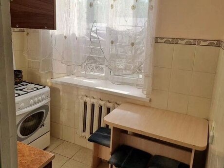 İnşaatçılarda 1 otaqlı köhnə tikili mənzil kirayə verilir, 36 m², 400 AZN/ay, şəkil 4 / 7