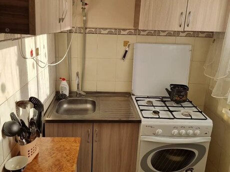 İnşaatçılarda 1 otaqlı köhnə tikili mənzil kirayə verilir, 36 m², 400 AZN/ay, şəkil 5 / 7