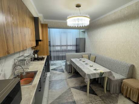 İnşaatçılarda 3 otaqlı yeni tikili mənzil kirayə verilir, 87 m², 900 AZN/ay, şəkil 2 / 8
