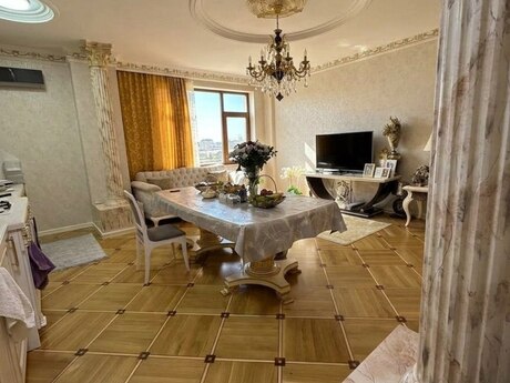 İnşaatçılarda 3 otaqlı yeni tikili mənzil satılır, 105 m², 365 000 AZN, şəkil 2 / 12